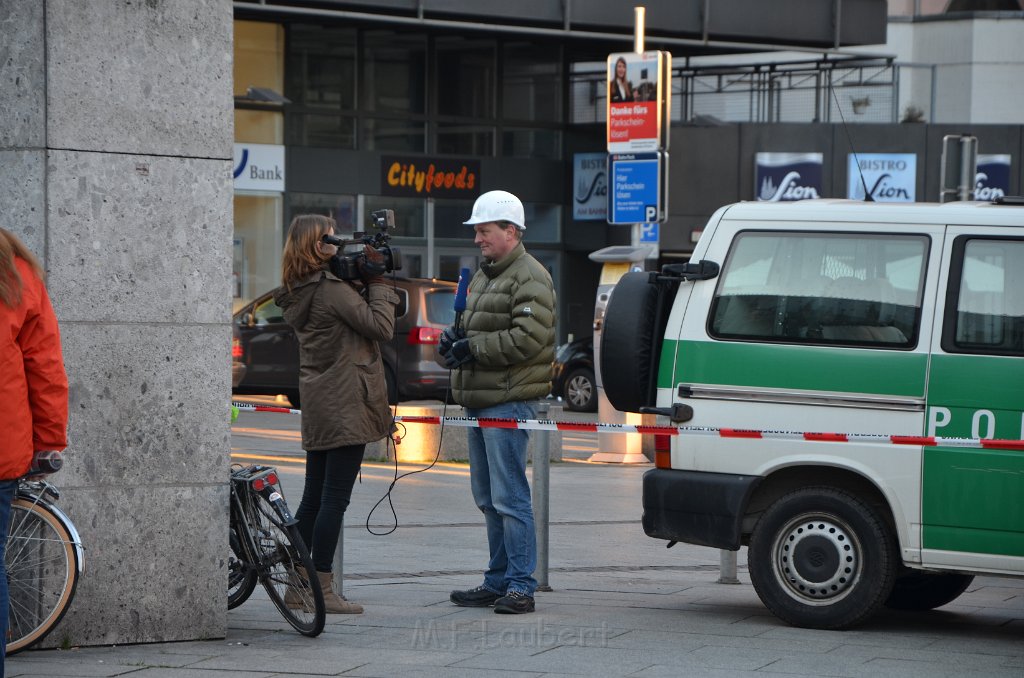 Bergung Sonnengruss Kirche Koeln Bahnhofsvorplatz P009.JPG